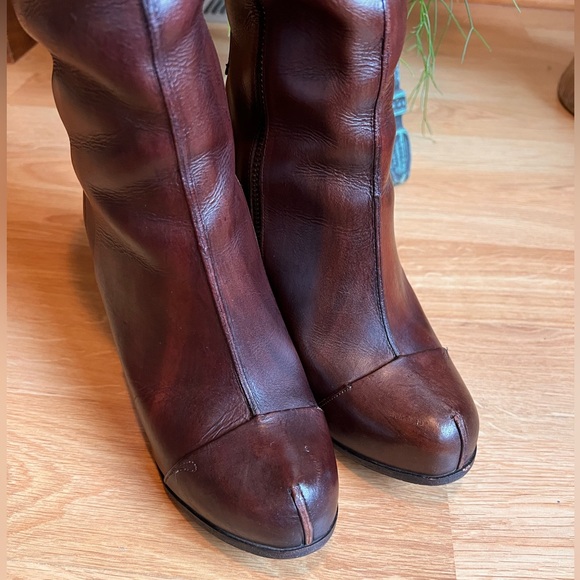 Timberland - Heeled Dark Brown Leather Boots Mid-Calf Height - Size 8 - Picture 7 of 16